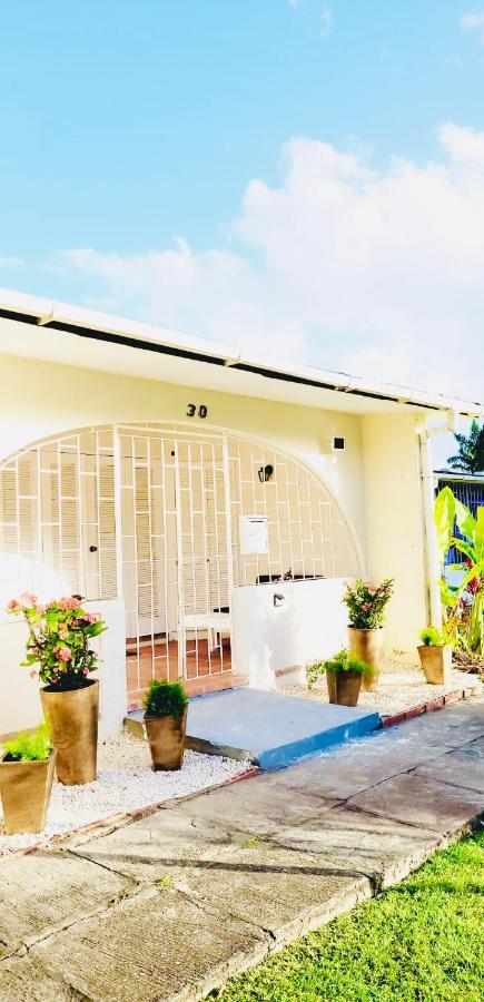 Sugalove Villa 30 Flamboyant Ave Saint James Exterior foto
